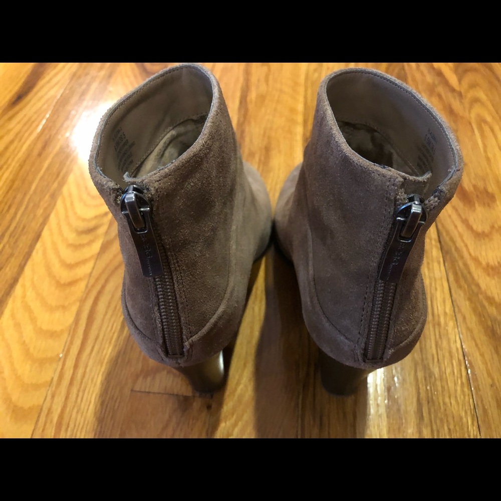 Shoes - Picture 8 of 8